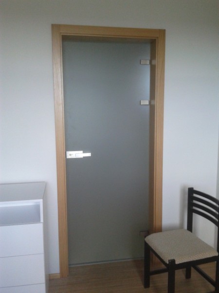 Skleněné dveře, matované sklo mléčné, kování Griffwerk Puristo, WC zamykání