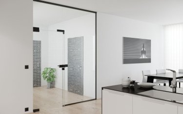 Skleněná stěna s deřmi, pískovaný motiv, Sapglass