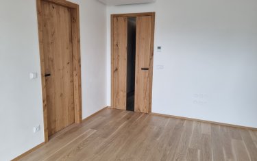 Dveře SAPELI Harmonie 80 dýha dub sukatý se skrytým pantem